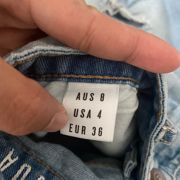 The Boyfriend Bermuda ripped distressed women's mid rise short - Picture 4 of 4